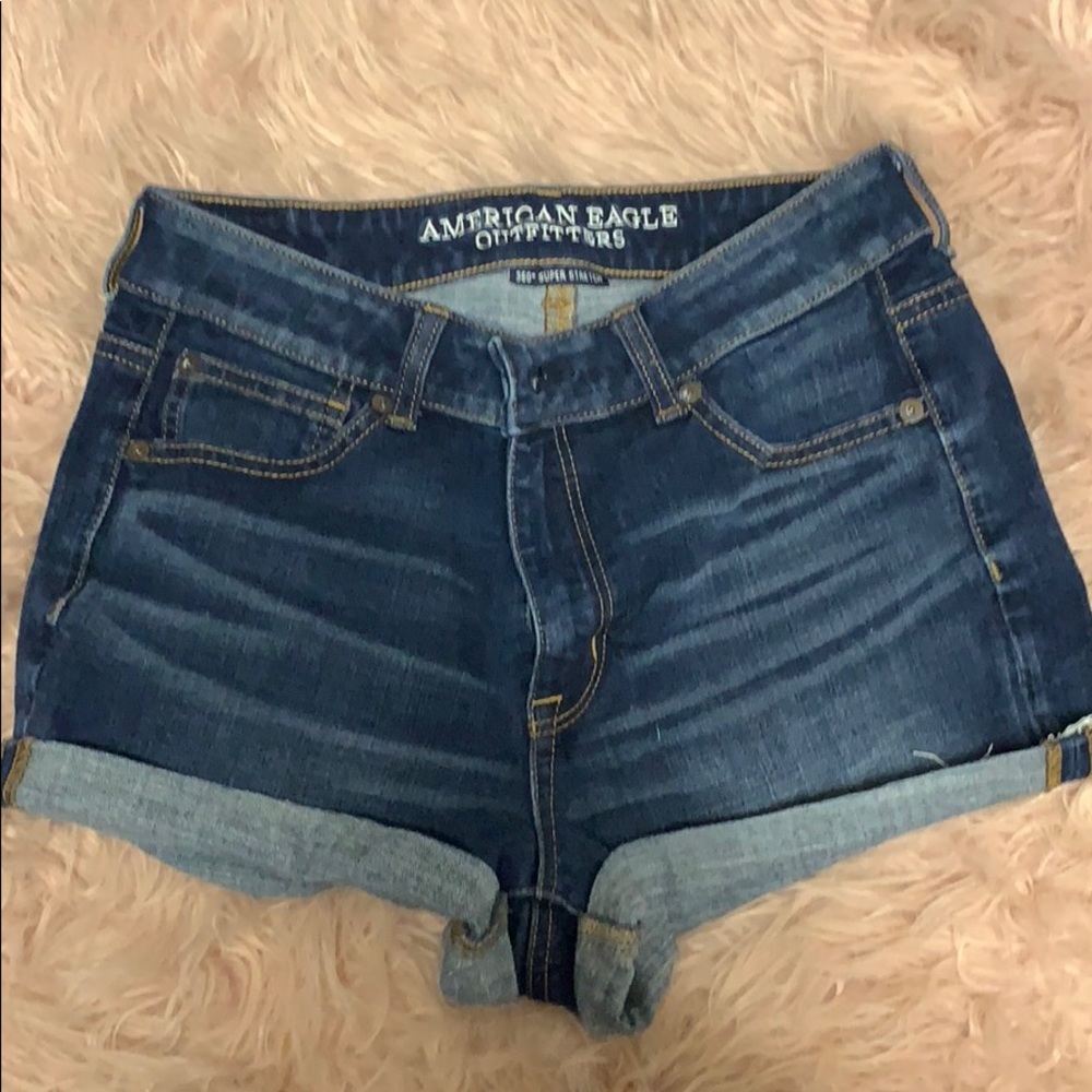 Hi rise shortie jean shorts size 8 american eagle